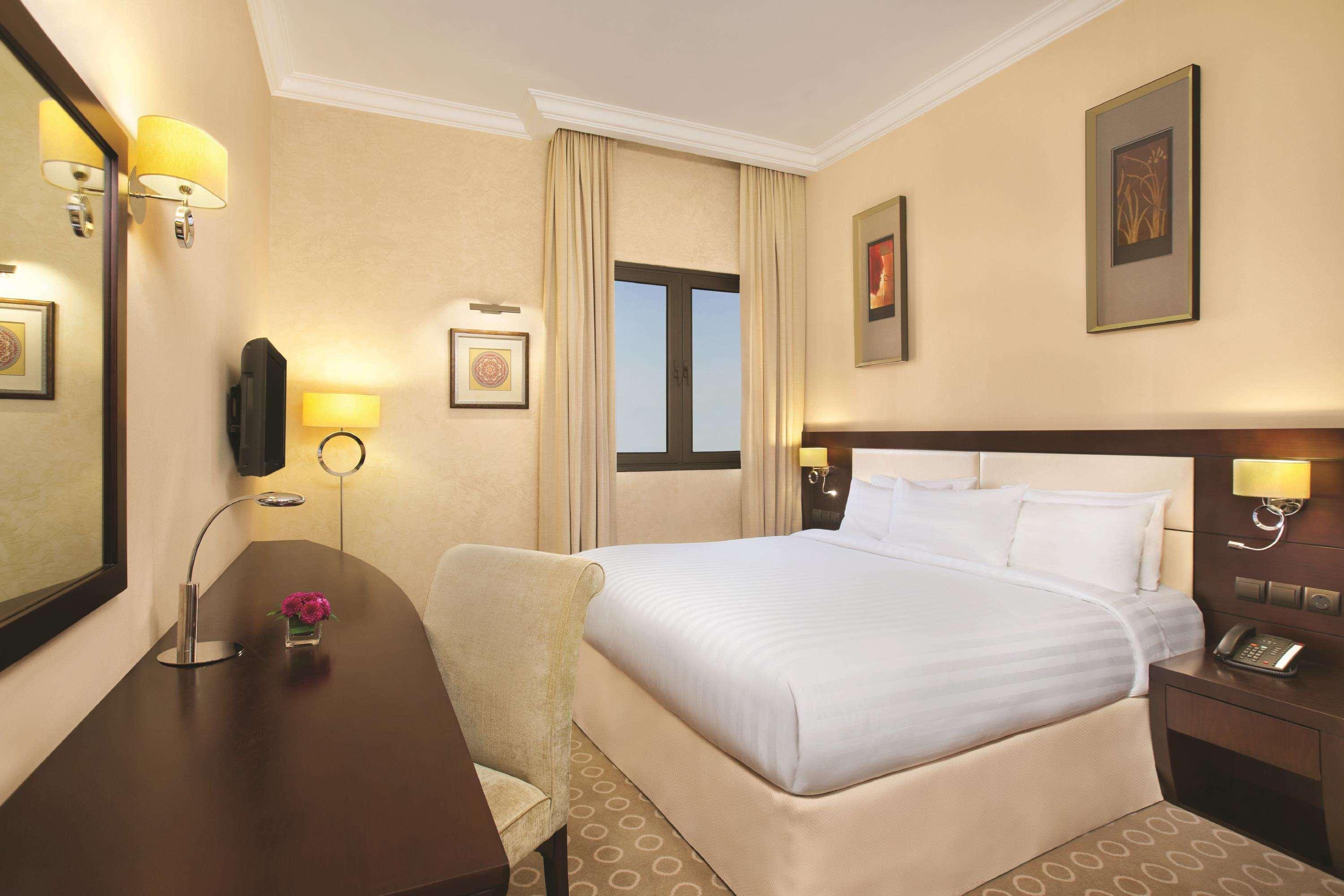 Hotel Doubletree By Hilton Dhahran Al Khobar Esterno foto