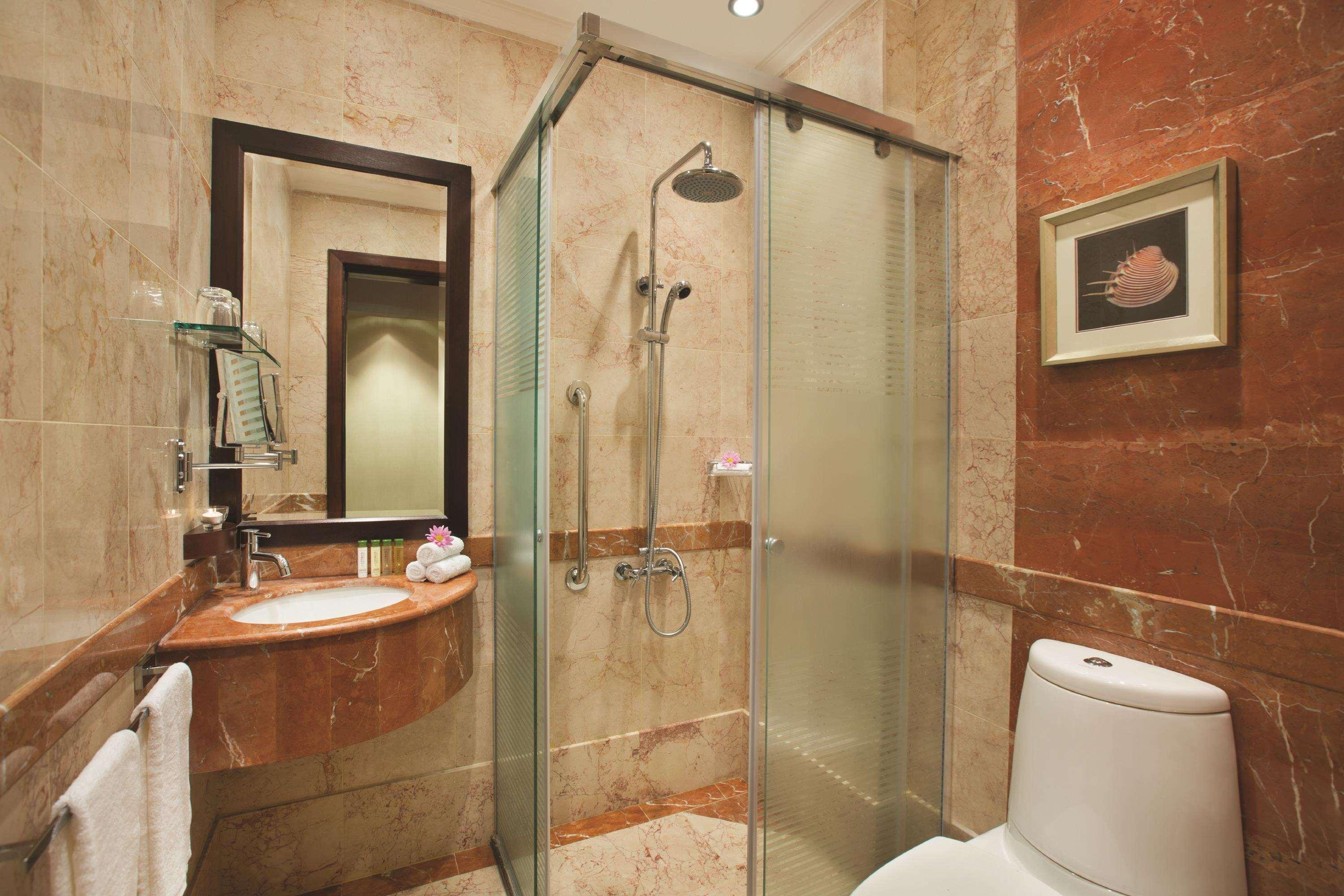 Hotel Doubletree By Hilton Dhahran Al Khobar Esterno foto