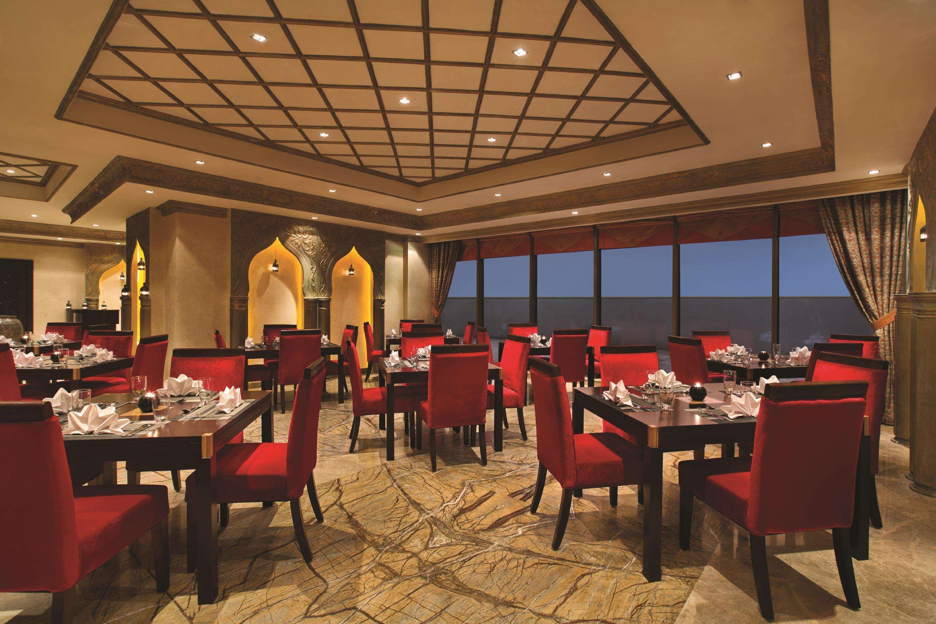 Hotel Doubletree By Hilton Dhahran Al Khobar Esterno foto