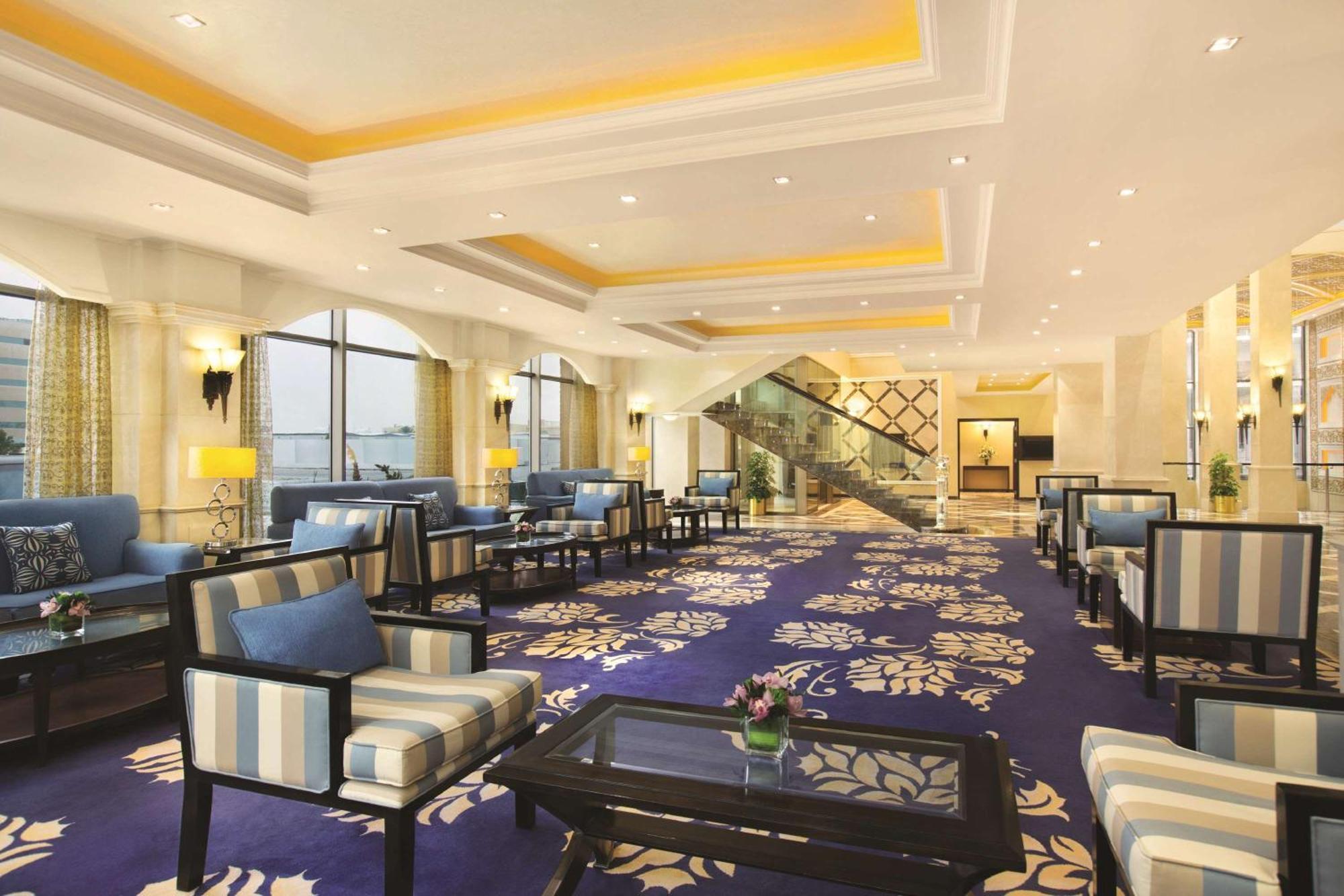 Hotel Doubletree By Hilton Dhahran Al Khobar Esterno foto