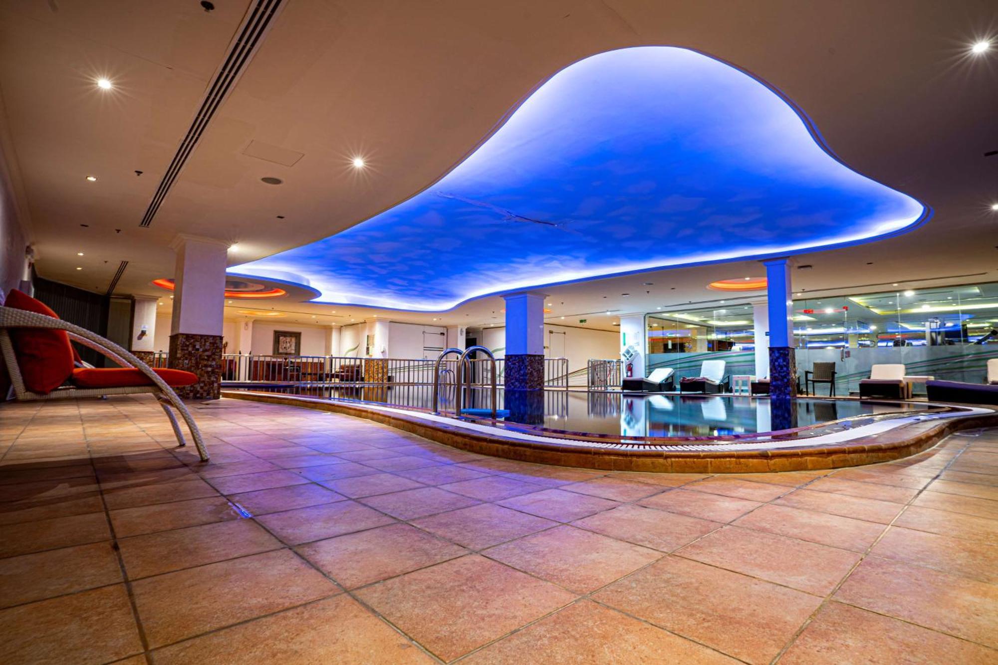 Hotel Doubletree By Hilton Dhahran Al Khobar Esterno foto