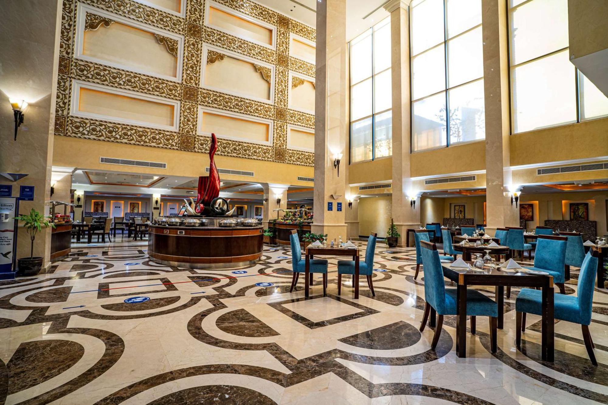 Hotel Doubletree By Hilton Dhahran Al Khobar Esterno foto