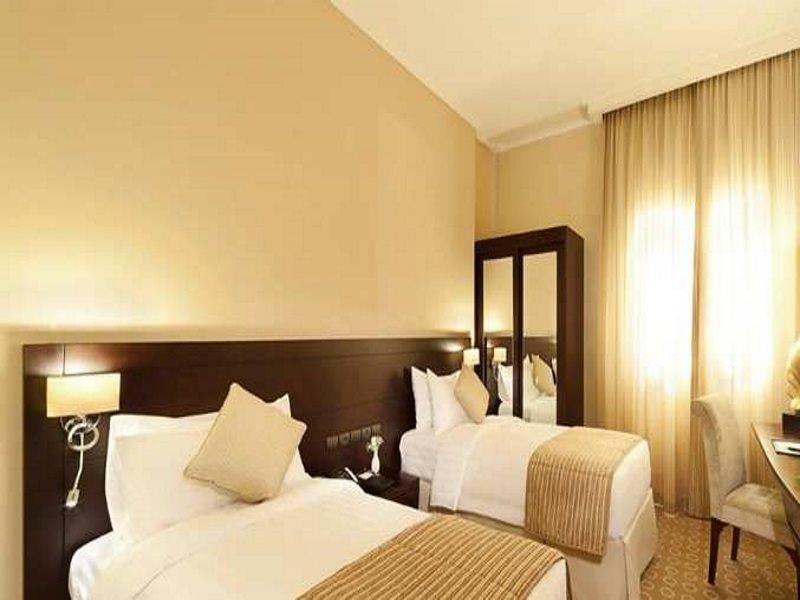 Hotel Doubletree By Hilton Dhahran Al Khobar Esterno foto