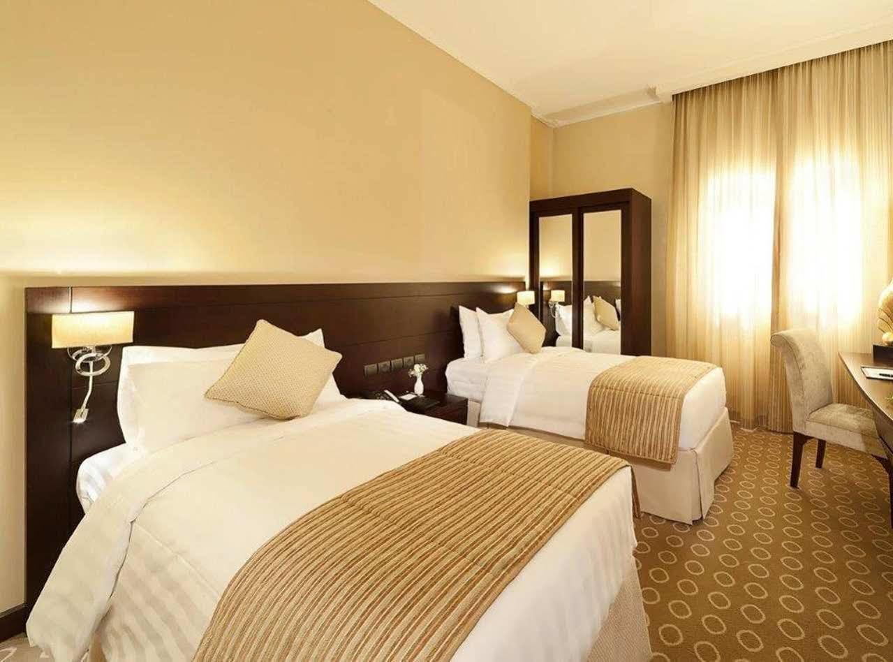 Hotel Doubletree By Hilton Dhahran Al Khobar Esterno foto