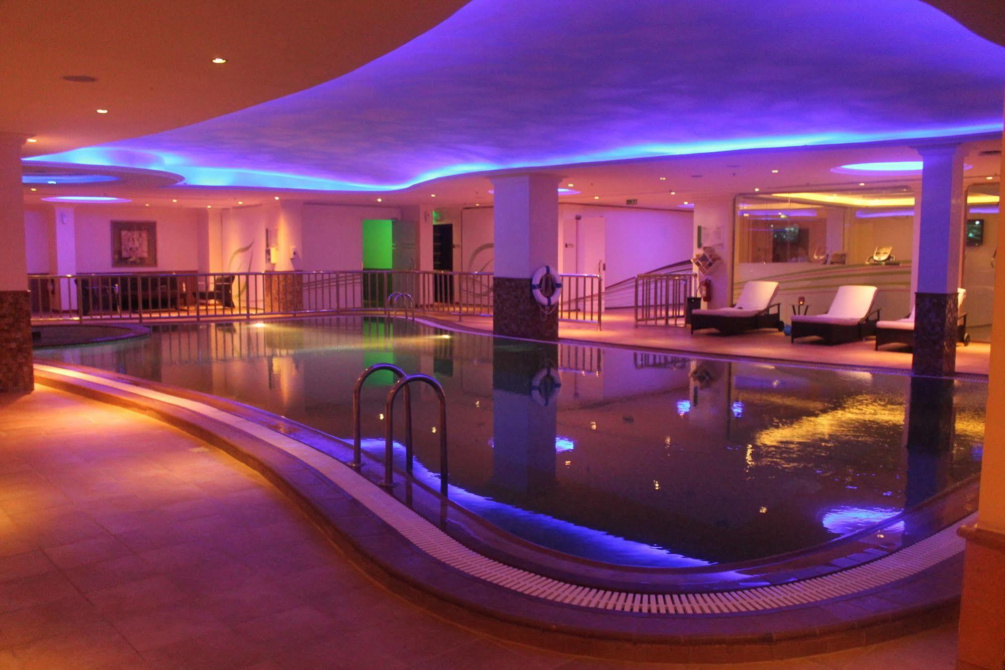 Hotel Doubletree By Hilton Dhahran Al Khobar Esterno foto